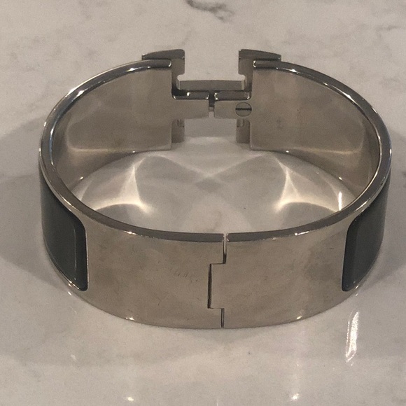 Authentic Hermès Clic Clac H Bracelet, Noir - Picture 4 of 7